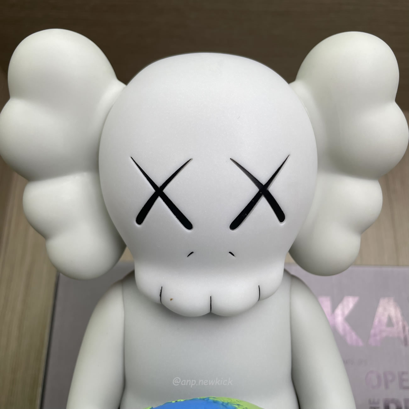 Kaws The Promise Grey Figure (6) - newkick.vip